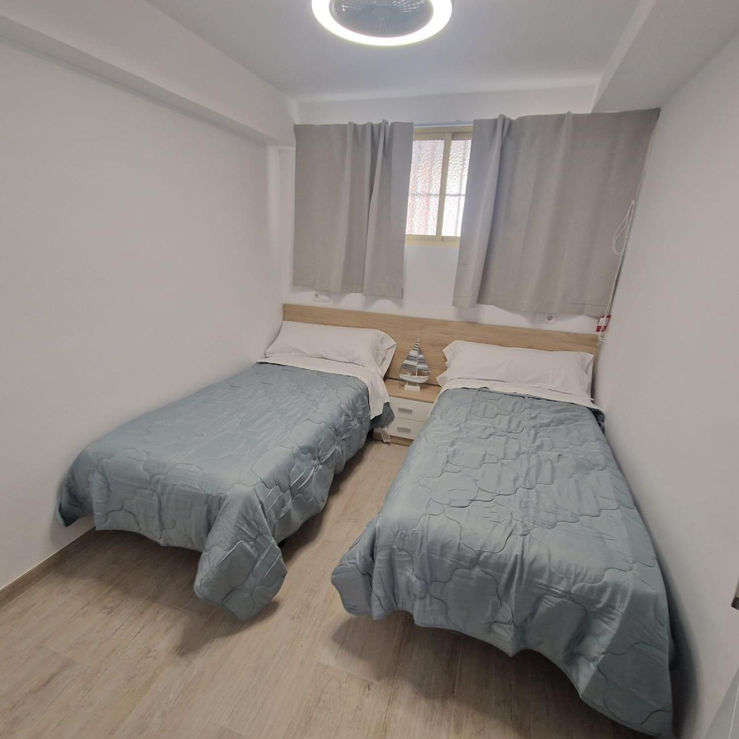 Golden Beach Apartament Бенидорм Экстерьер фото